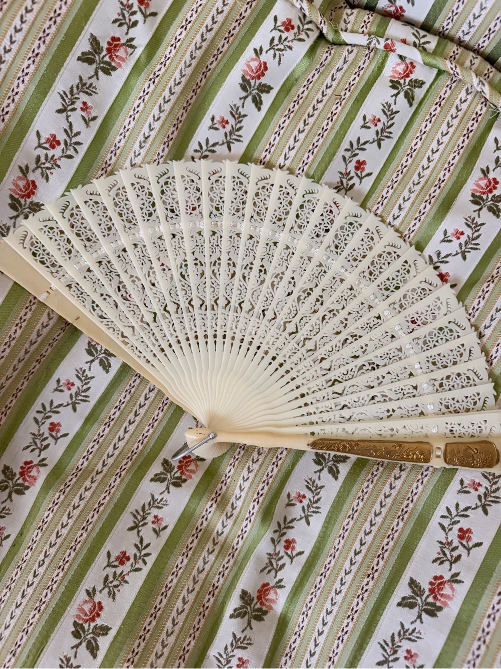 Vintage Ivory Filigree Folding Hand Fan 🕊️✨